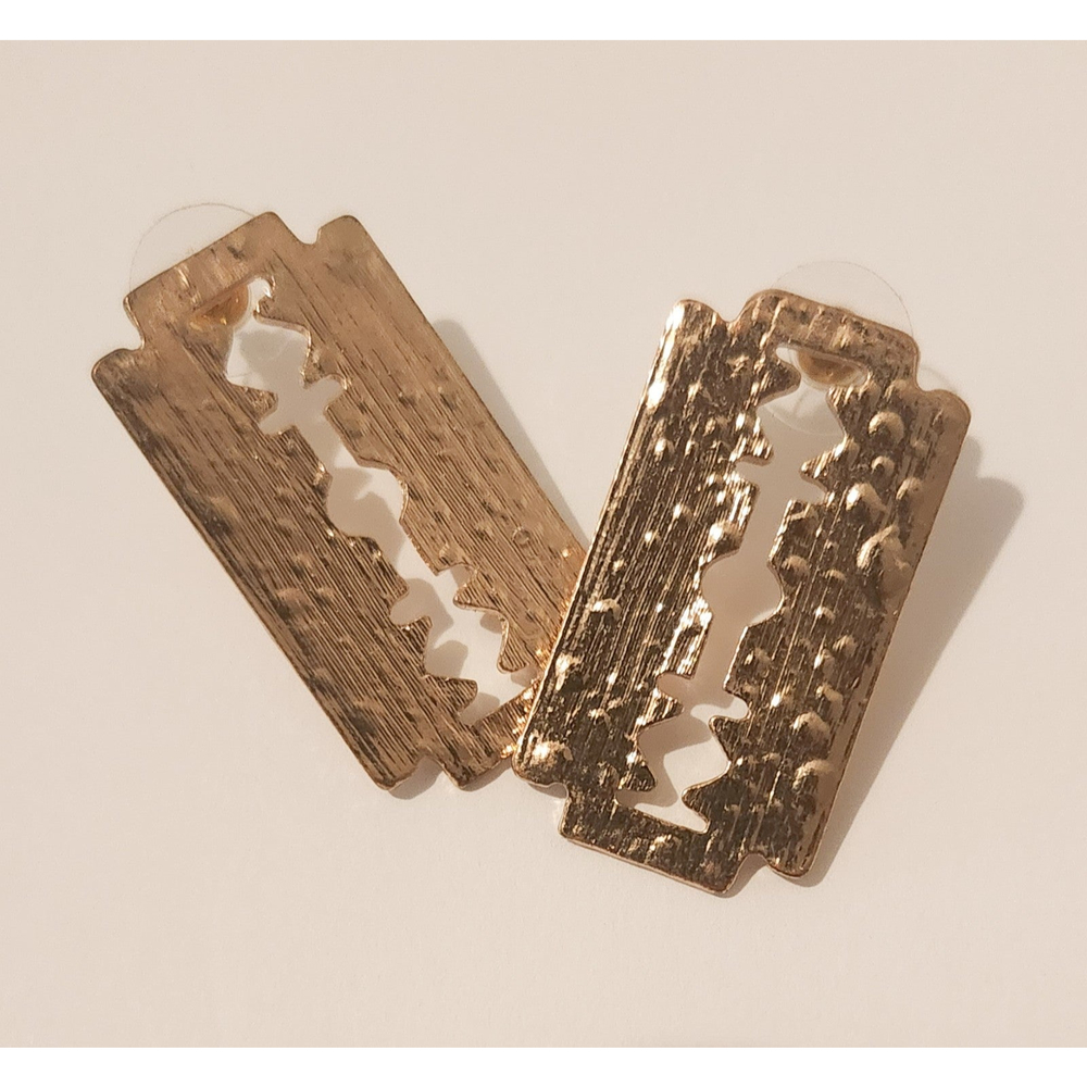 Fun Razor Blade‎ Earrings